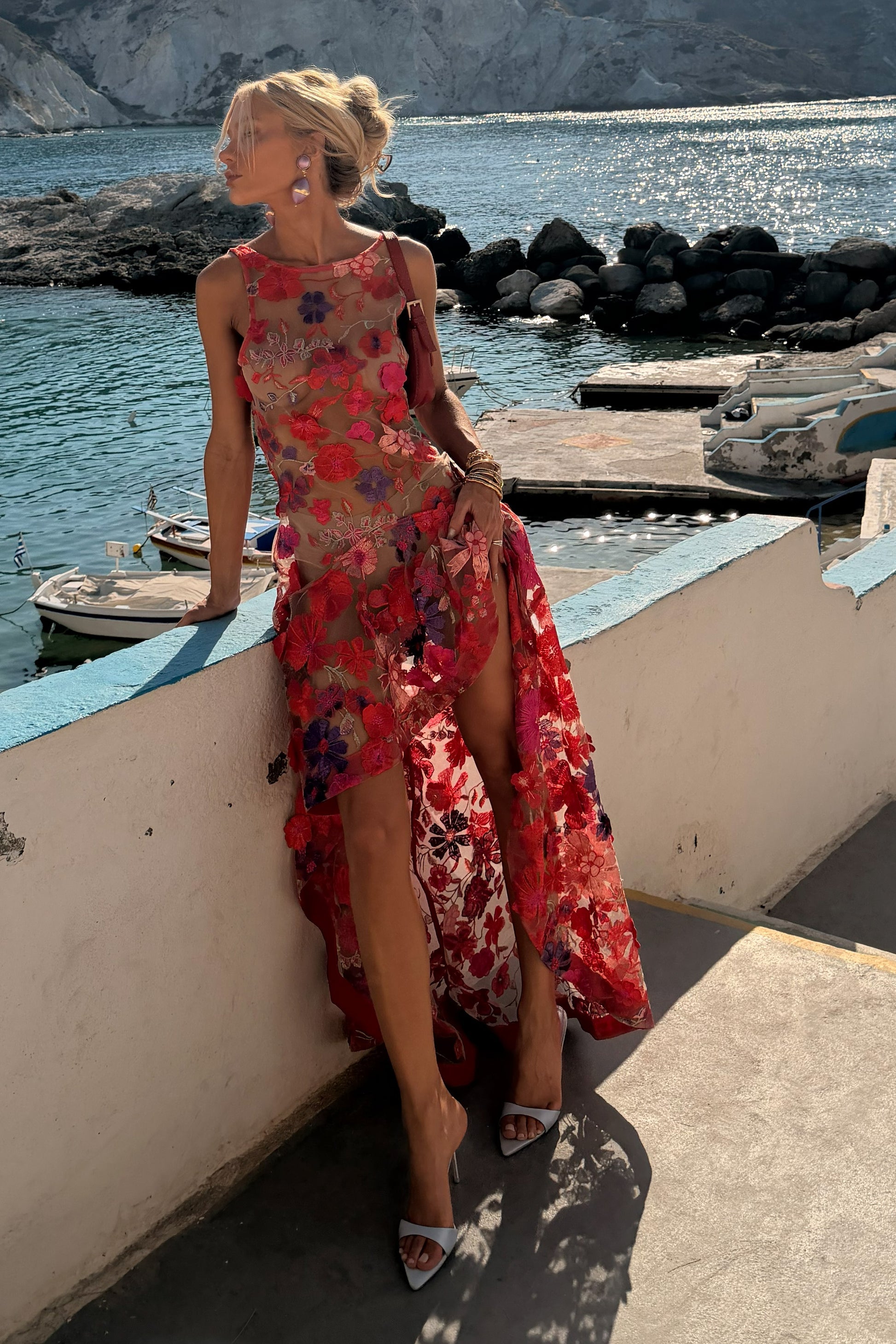 VESTIDO MULLET REGATA EM TULE BORDADO VERMELHO 1