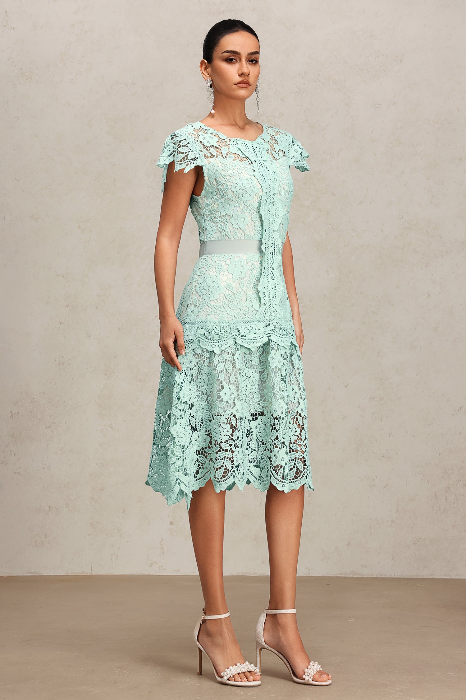 Niaca Sleeveless Lace Midi Dress