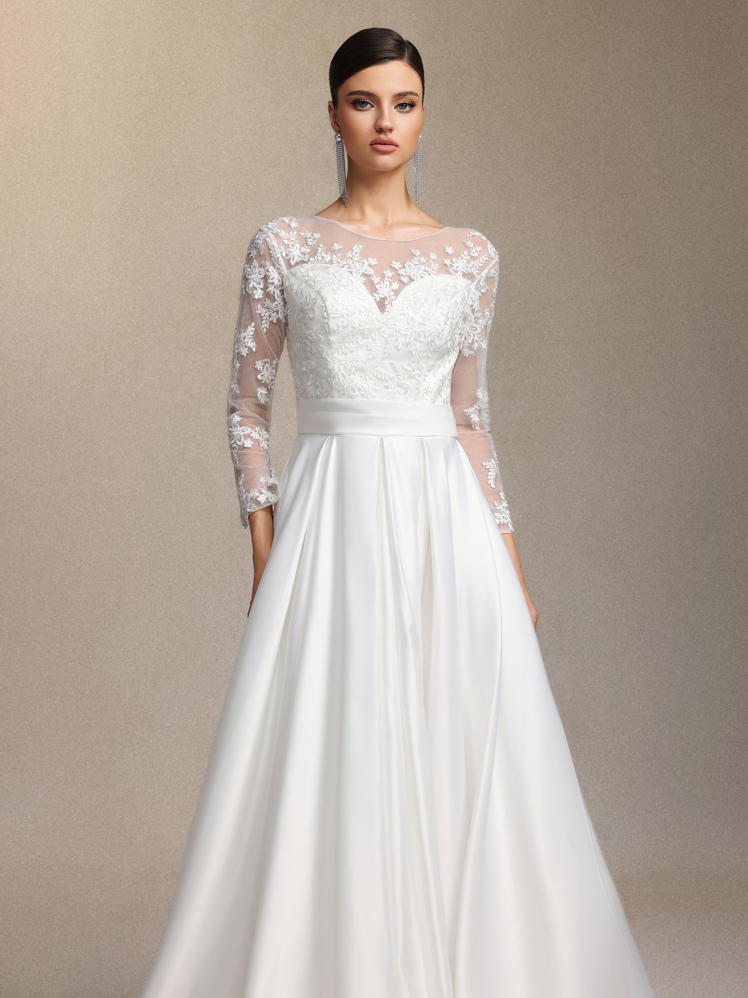 Derlyn Round-neck long-sleeved lace maxi wedding dress