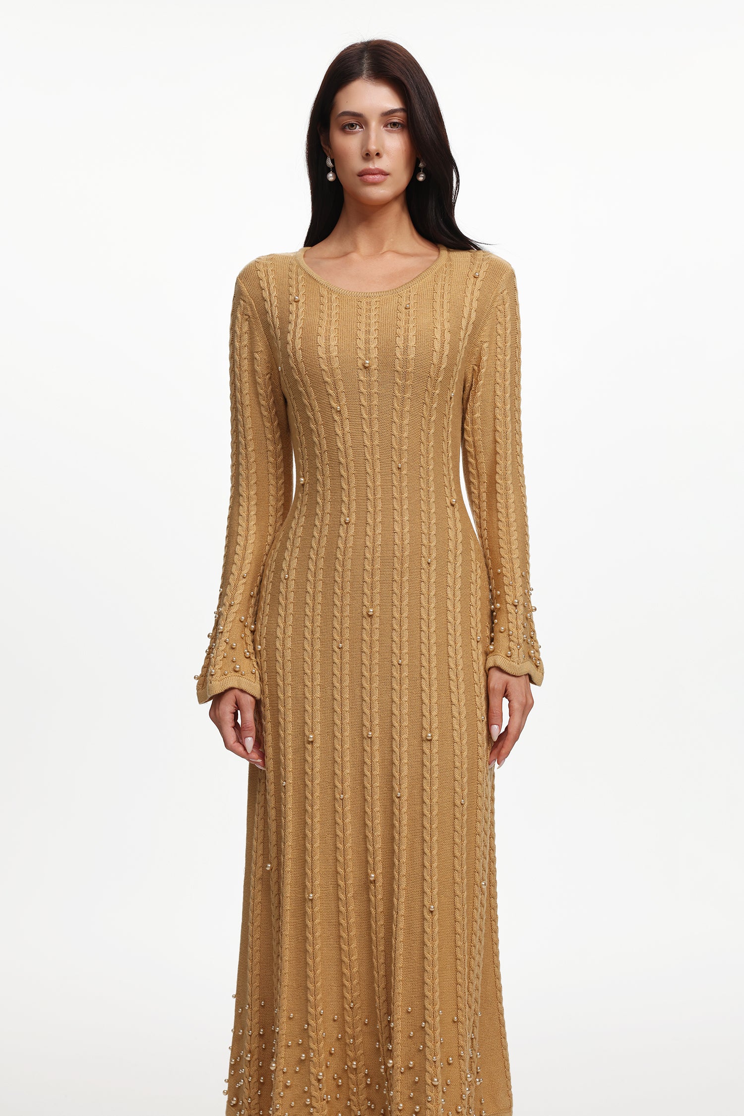 Weiss Elegant Contour Round Neck Long Sleeve Pearl Knit Maxi Dress