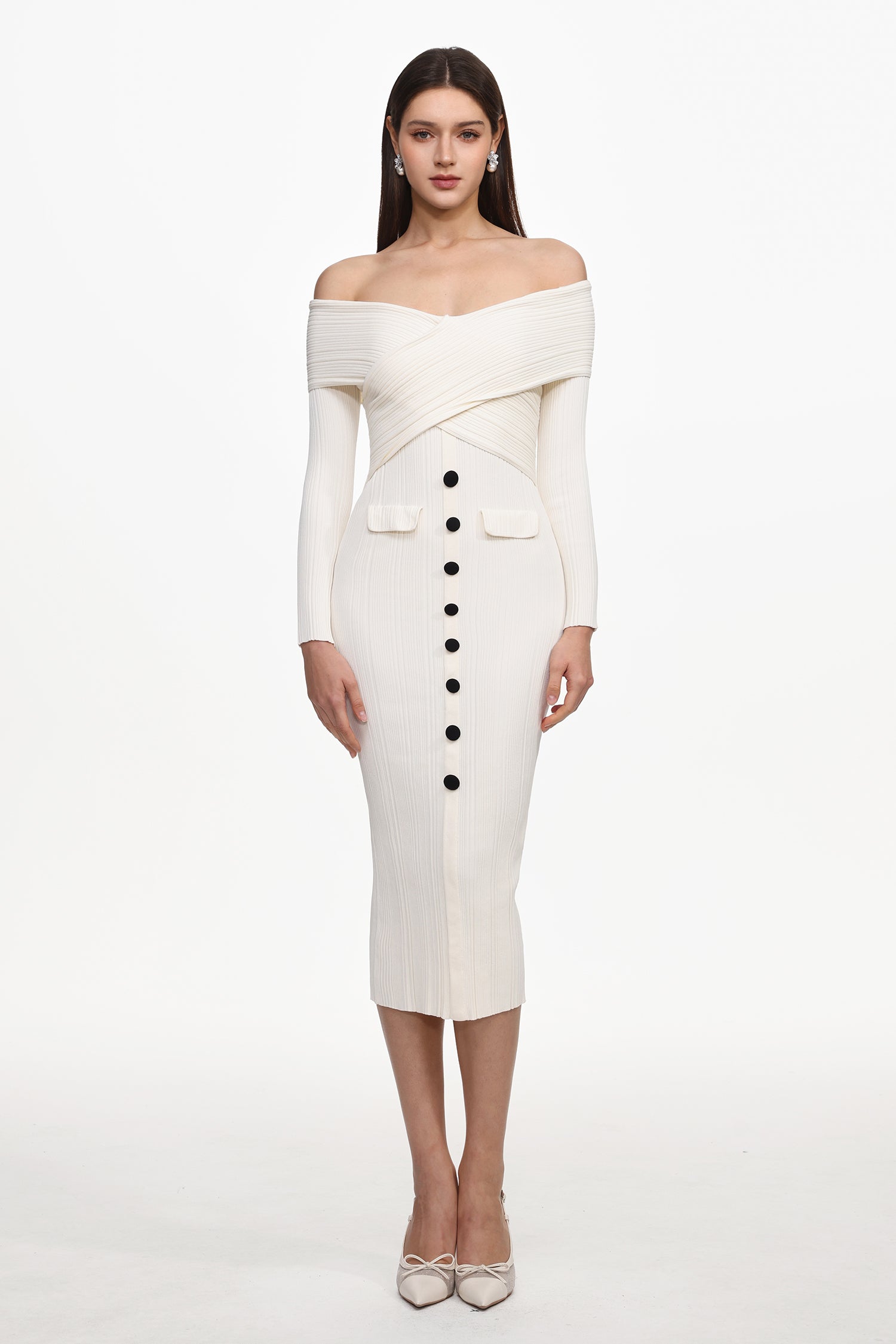 Temaie Elegant Contour Off Shoulder Long Sleeve Buttoned Knit Maxi Dress