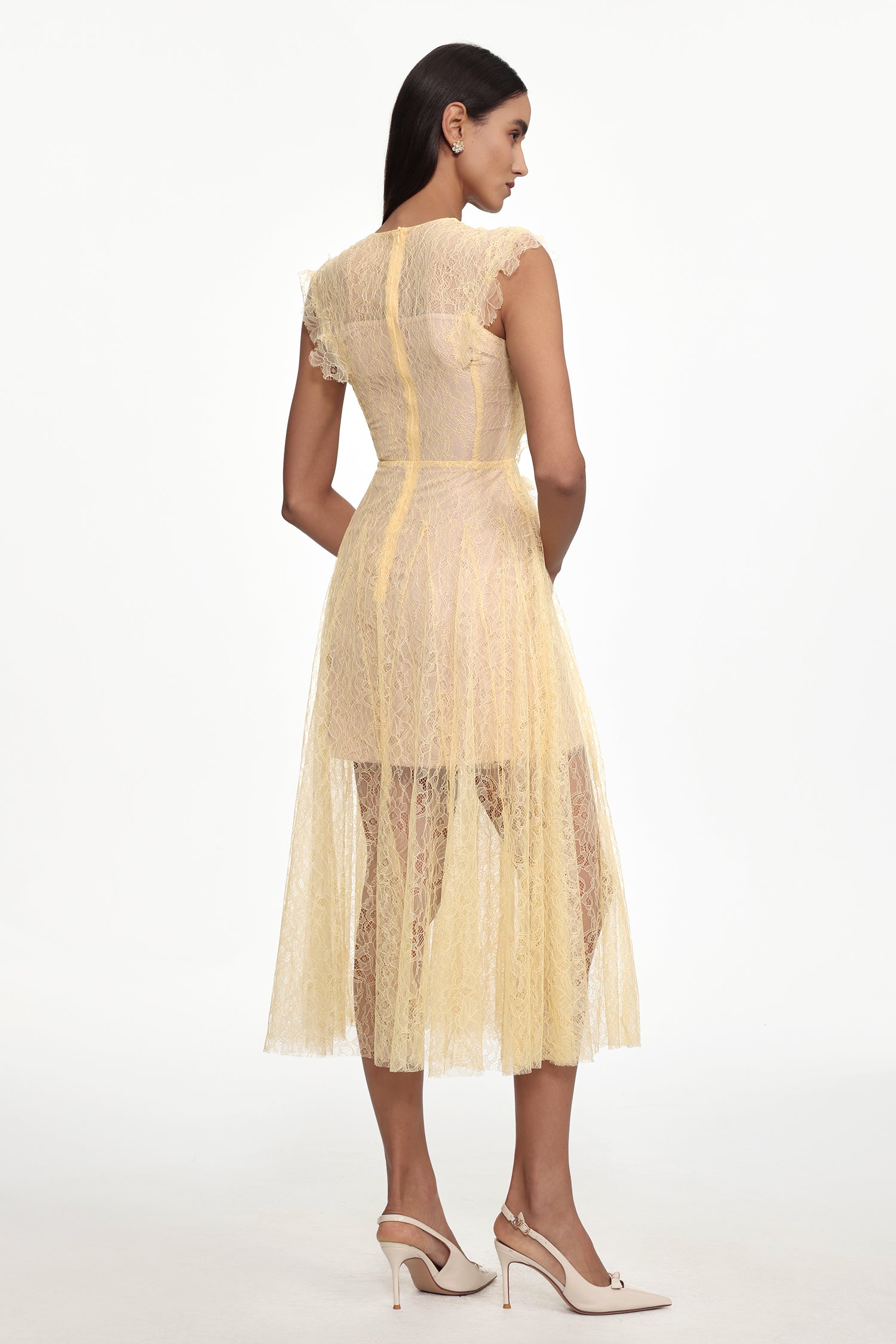 Kaidi Romantic Flowy Sleeveless Lace Maxi Dress	