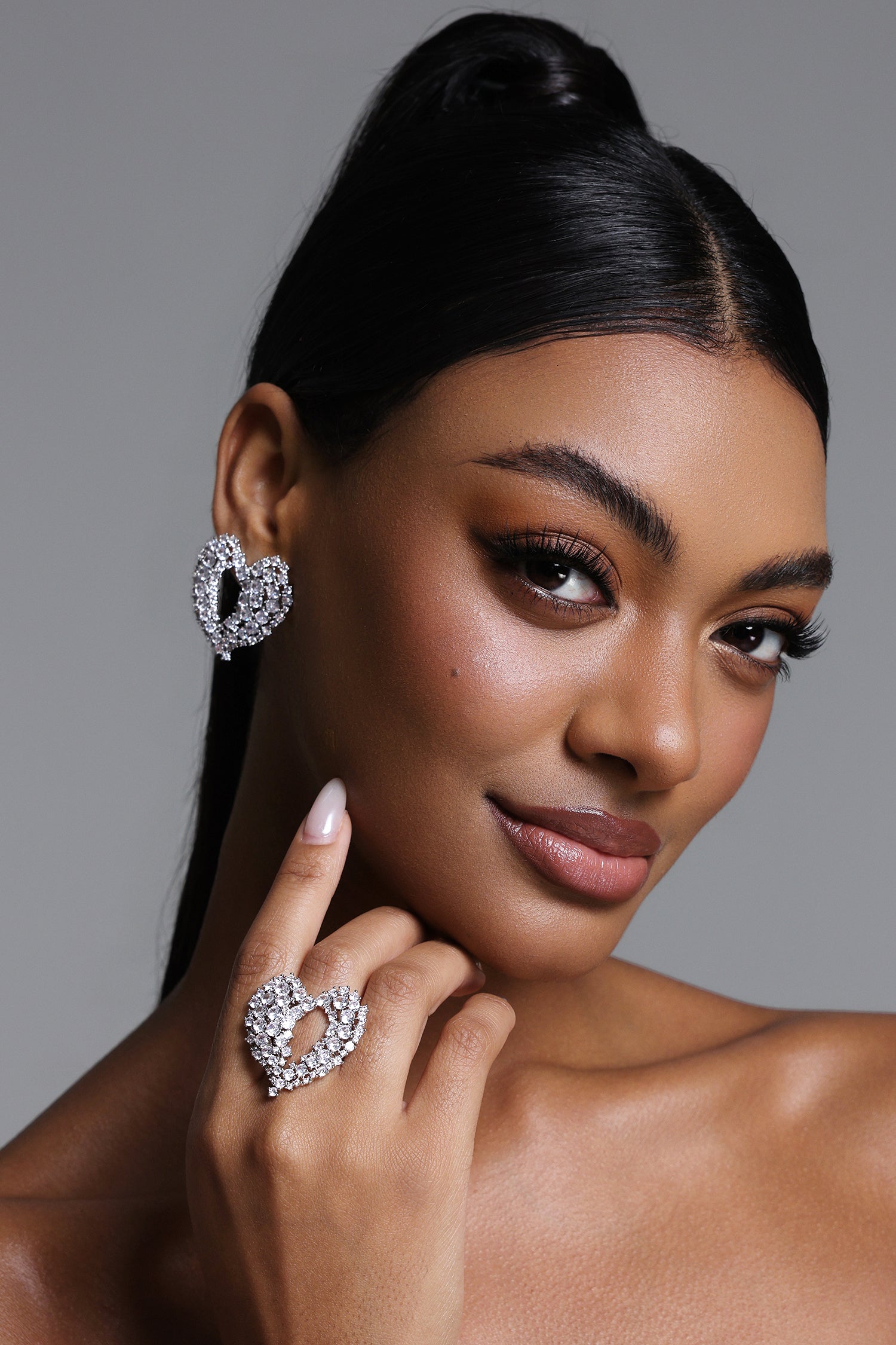 Sila Rhinestone Heart Hollowed Out Earrings	