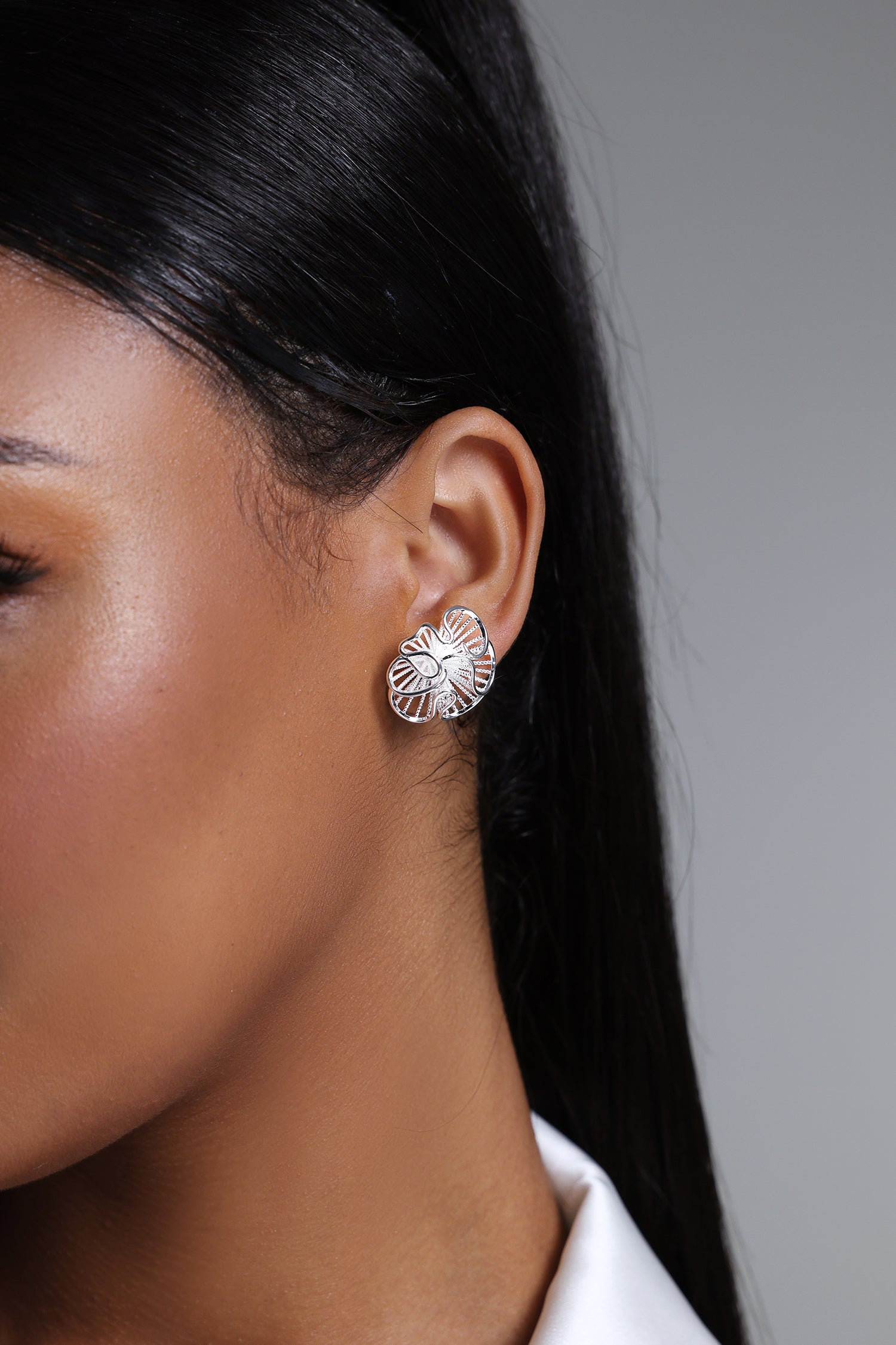 Rueny Flower Hollowed Out Earrings	