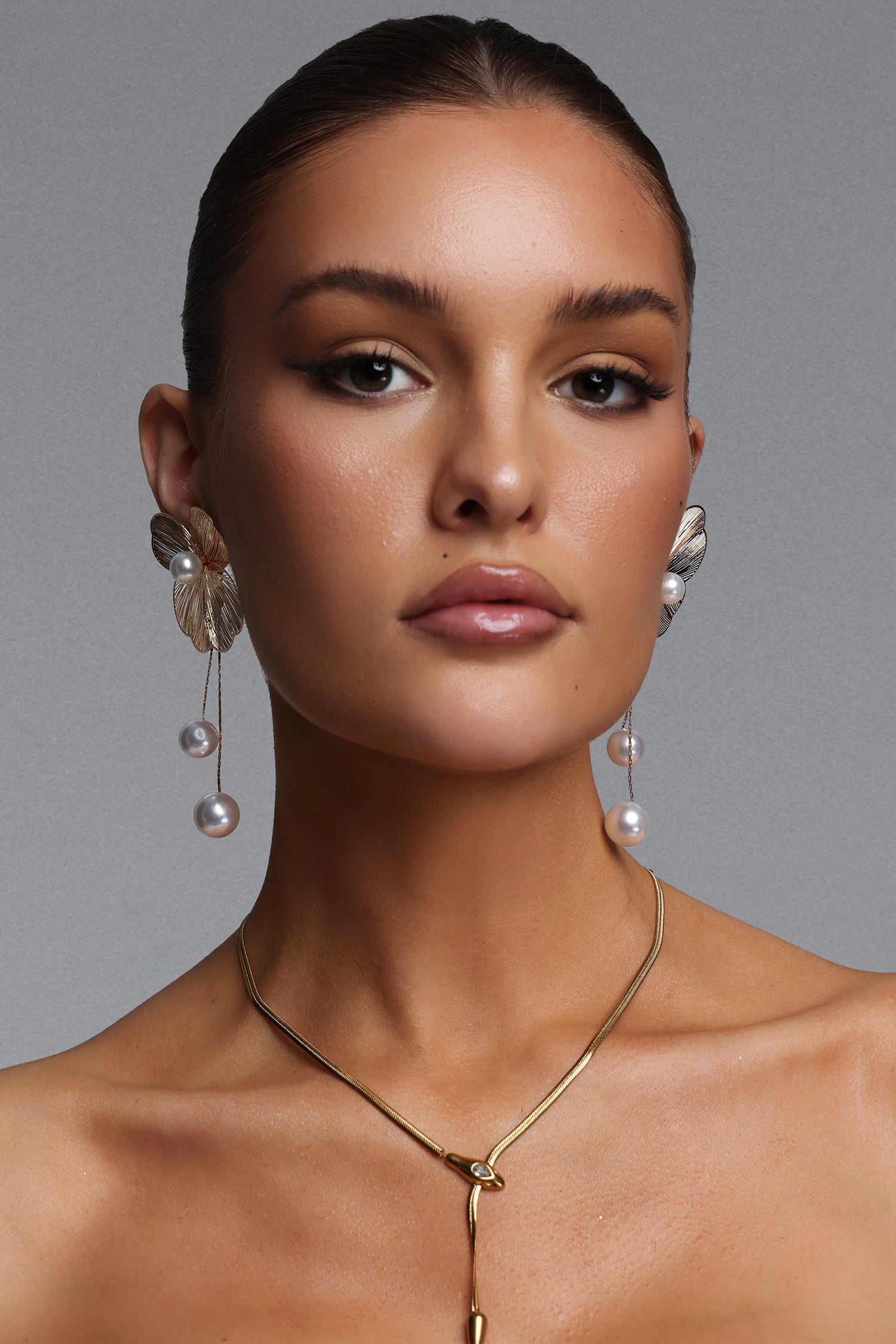 Imola Hollow Flower Pearl Tassel Earrings	