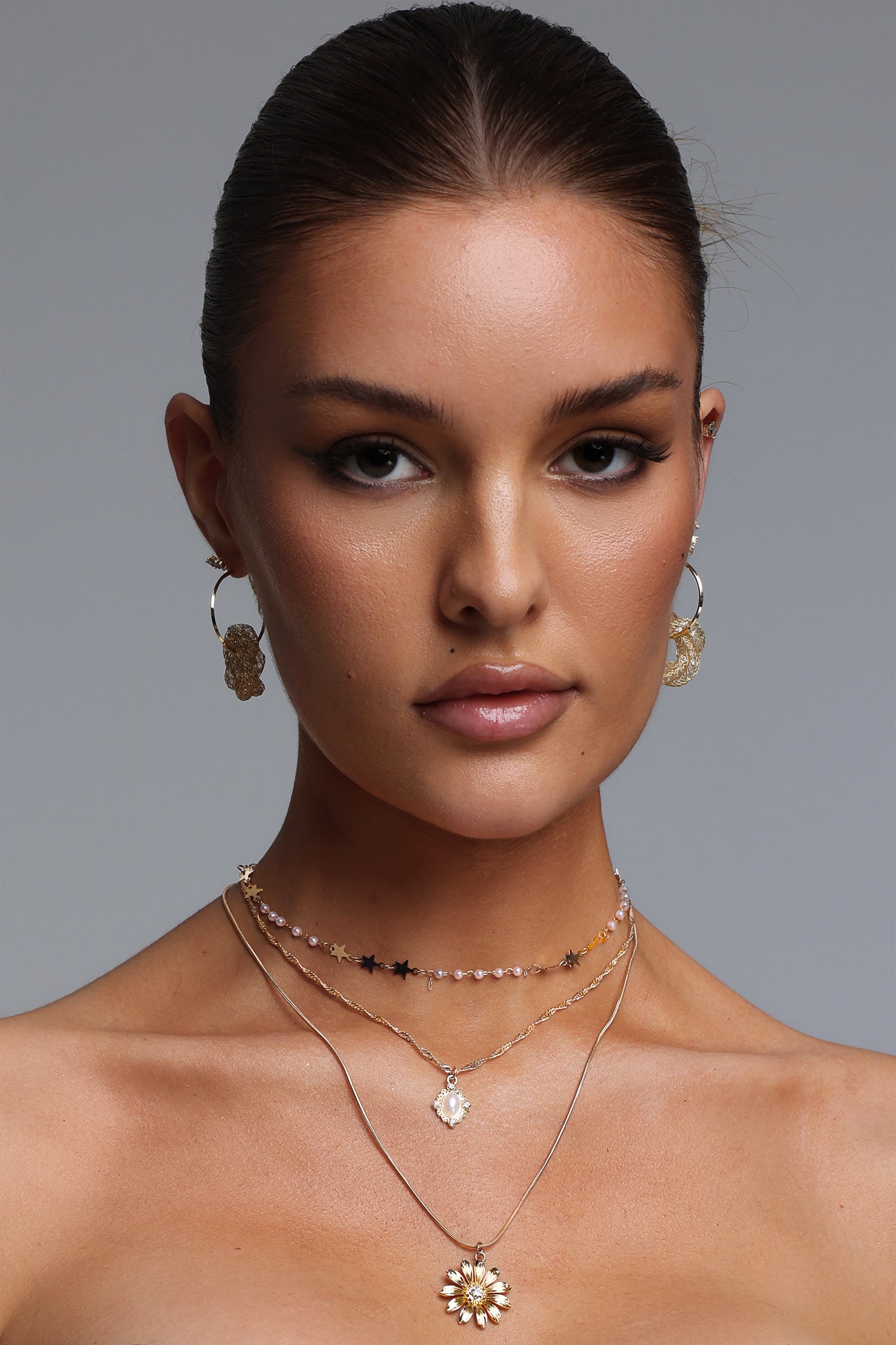 Leyla Multi Layer Daisy Pearl Pendant Stacked Necklace	