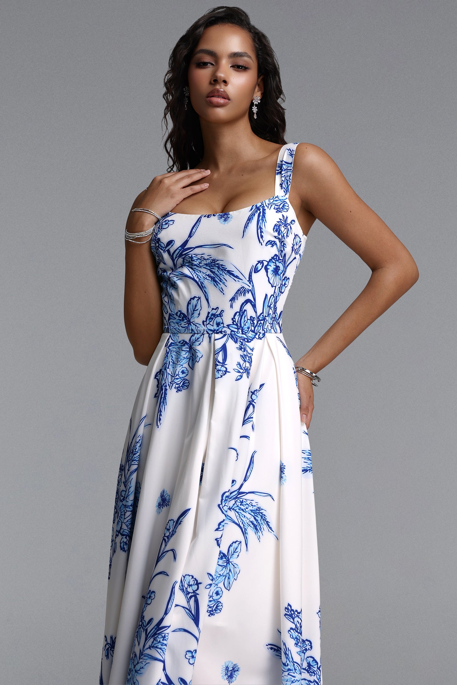 Marne Vintage Cinched Sleeveless Floral Print Woven Maxi Dress	