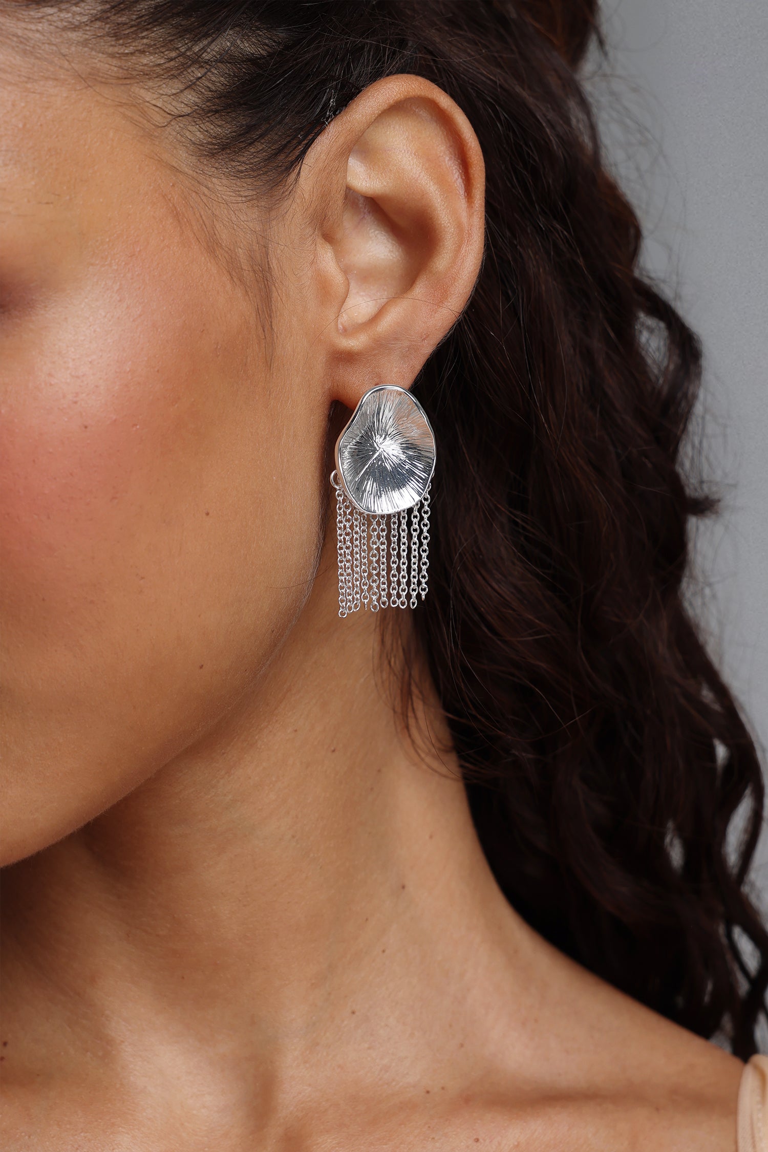 Mio Irregular Circular Metal Chain Earrings	