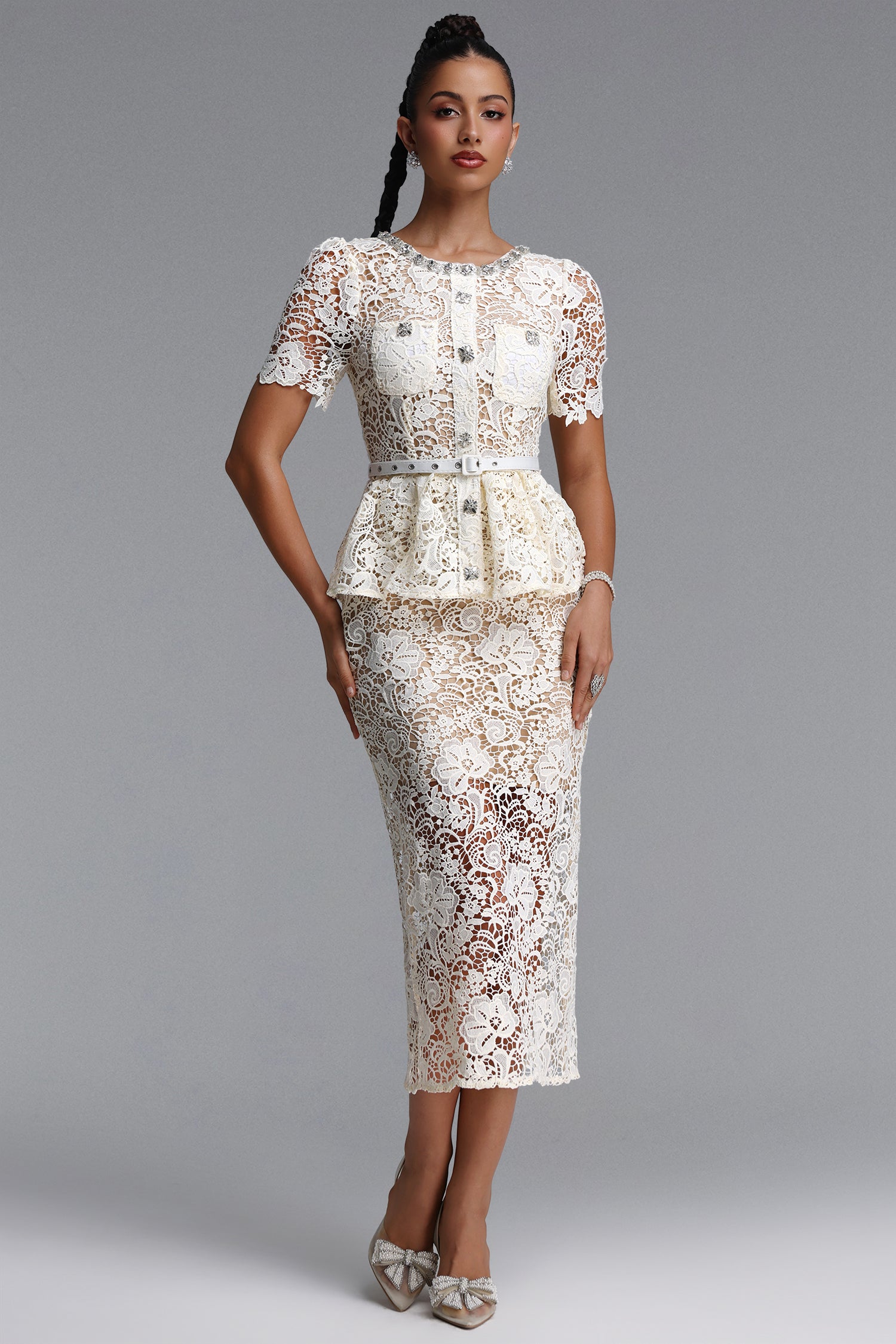 Waner Romantic Contour Round Neck Short Sleeve Rhinestone Ruffle Floral Lace Maxi Dress	