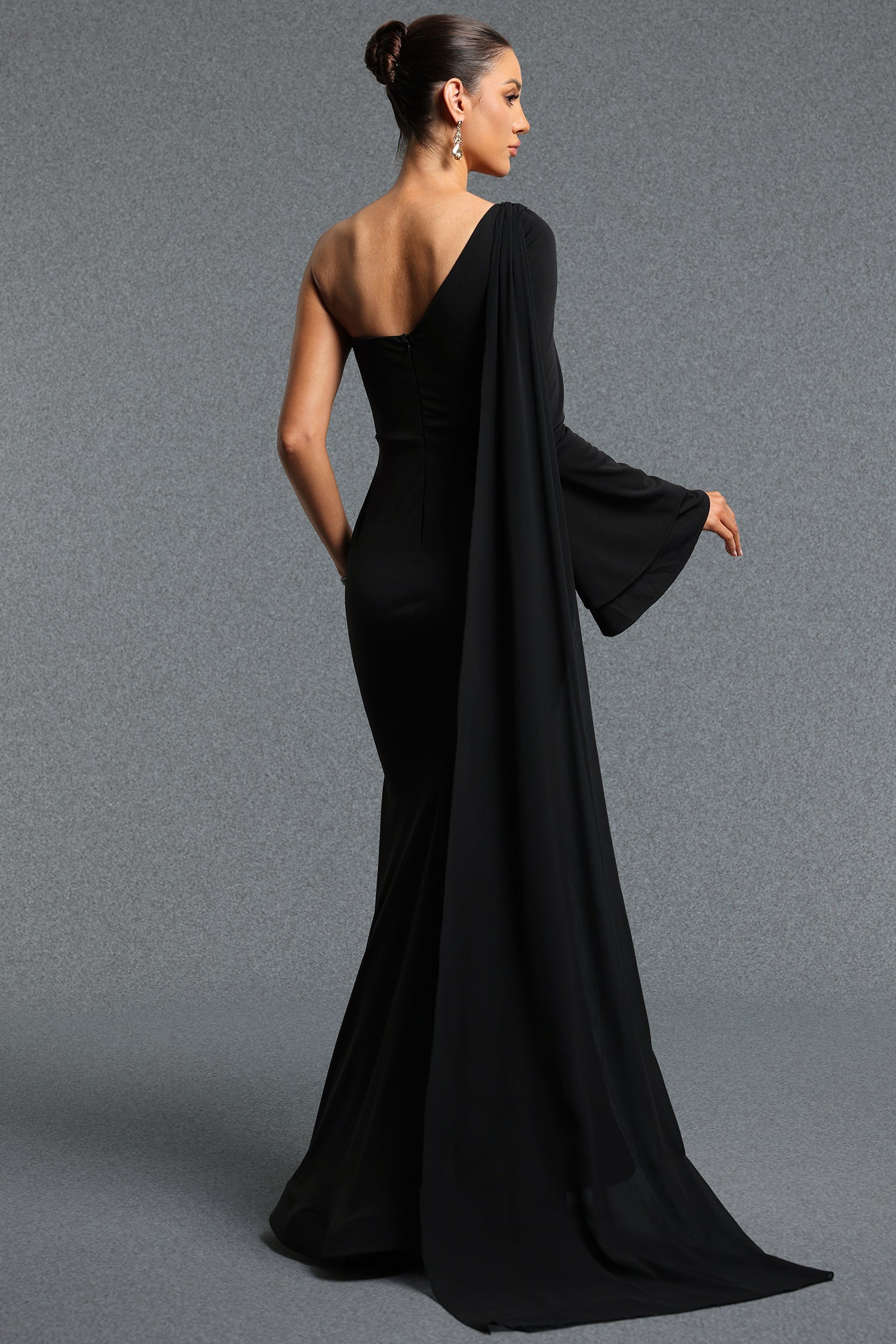 Venal Elegant Contour One Shoulder Long Sleeve Ruched Maxi Dress	