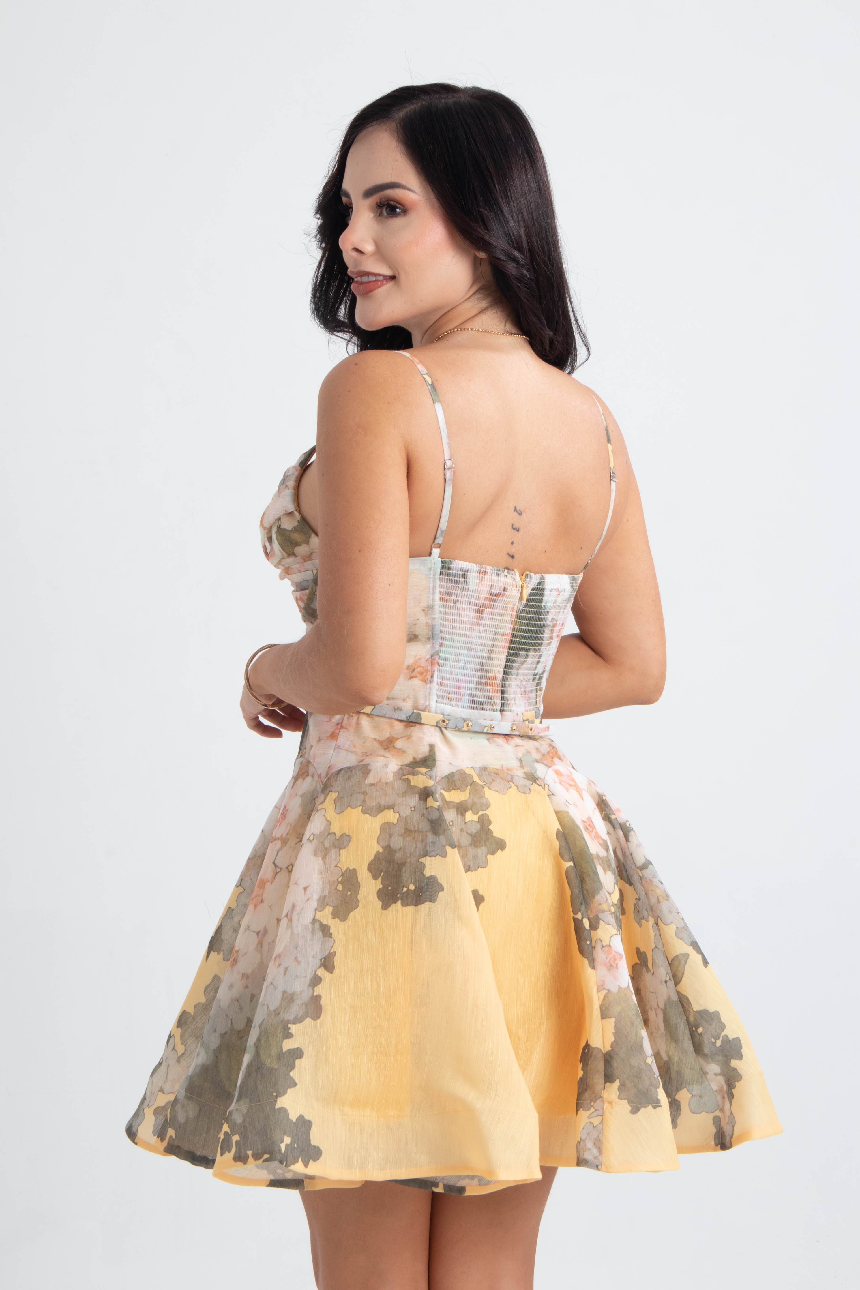 Vestido marimba corto floral con escote cruzado y falda en vuelo 3