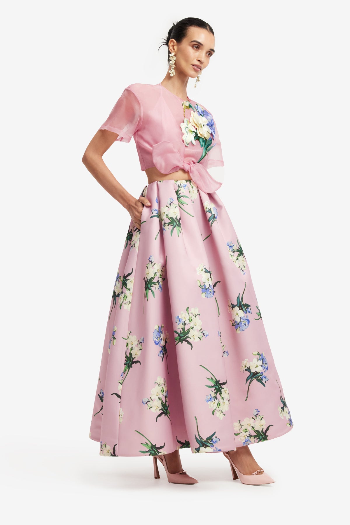Riley Embroidered Sleeve Top Bouquet Print in Pastel Pink