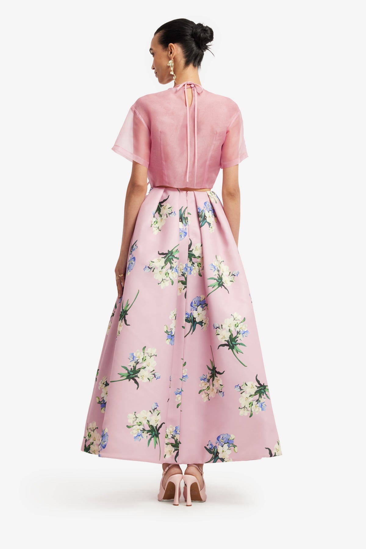 Riley Embroidered Sleeve Top Bouquet Print in Pastel Pink