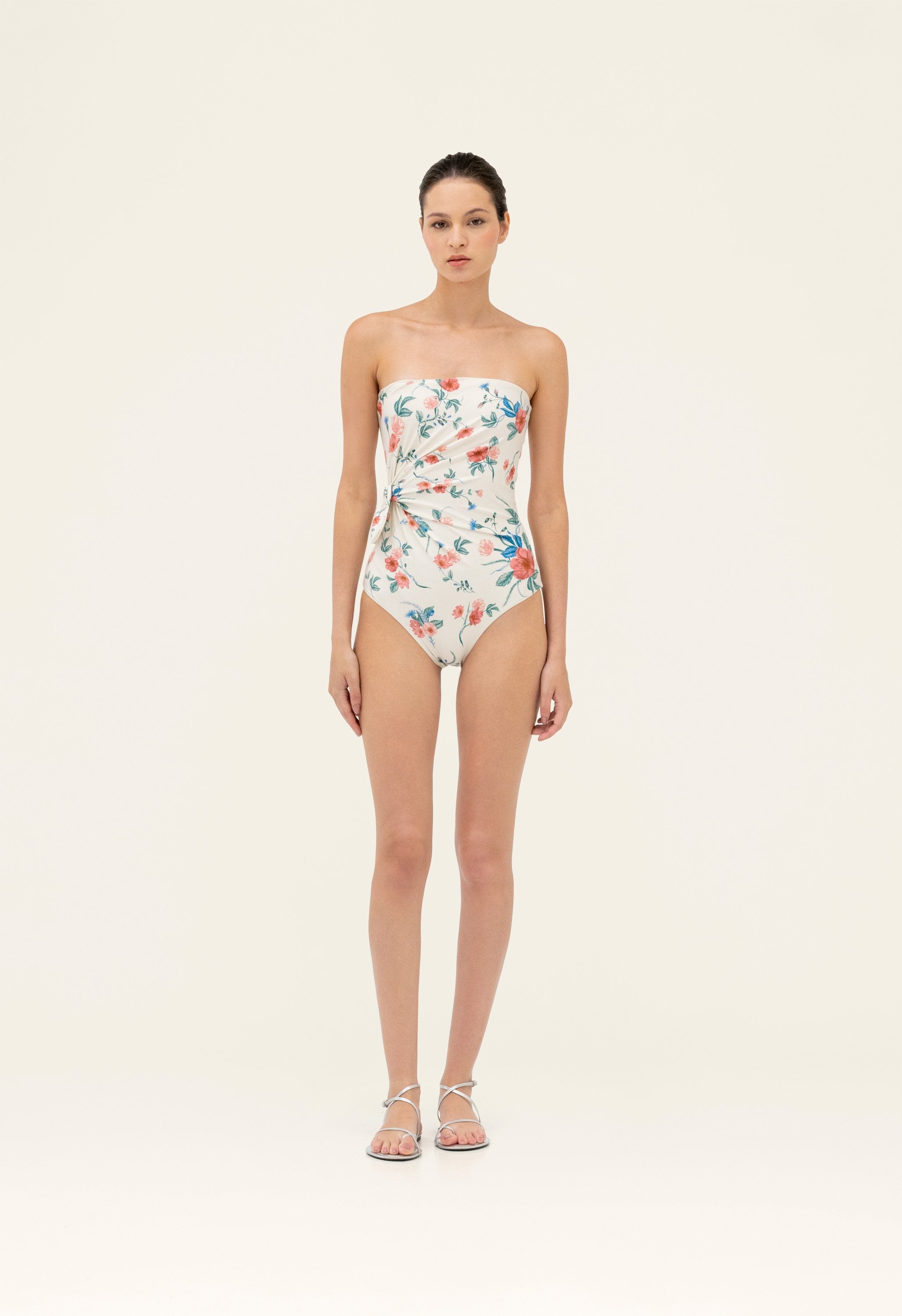 Morena Mosqueta One Piece 1