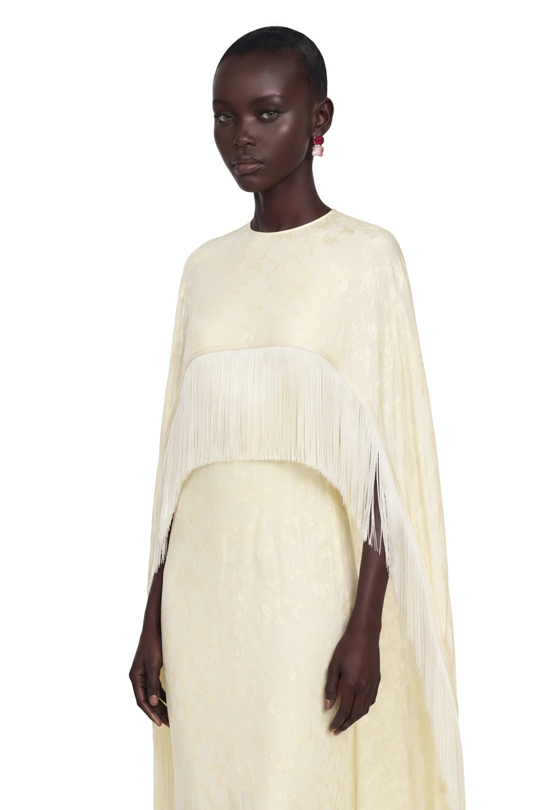 Vestido Maxi Amarillo Pálido Yolanda con Capa y Flecos
