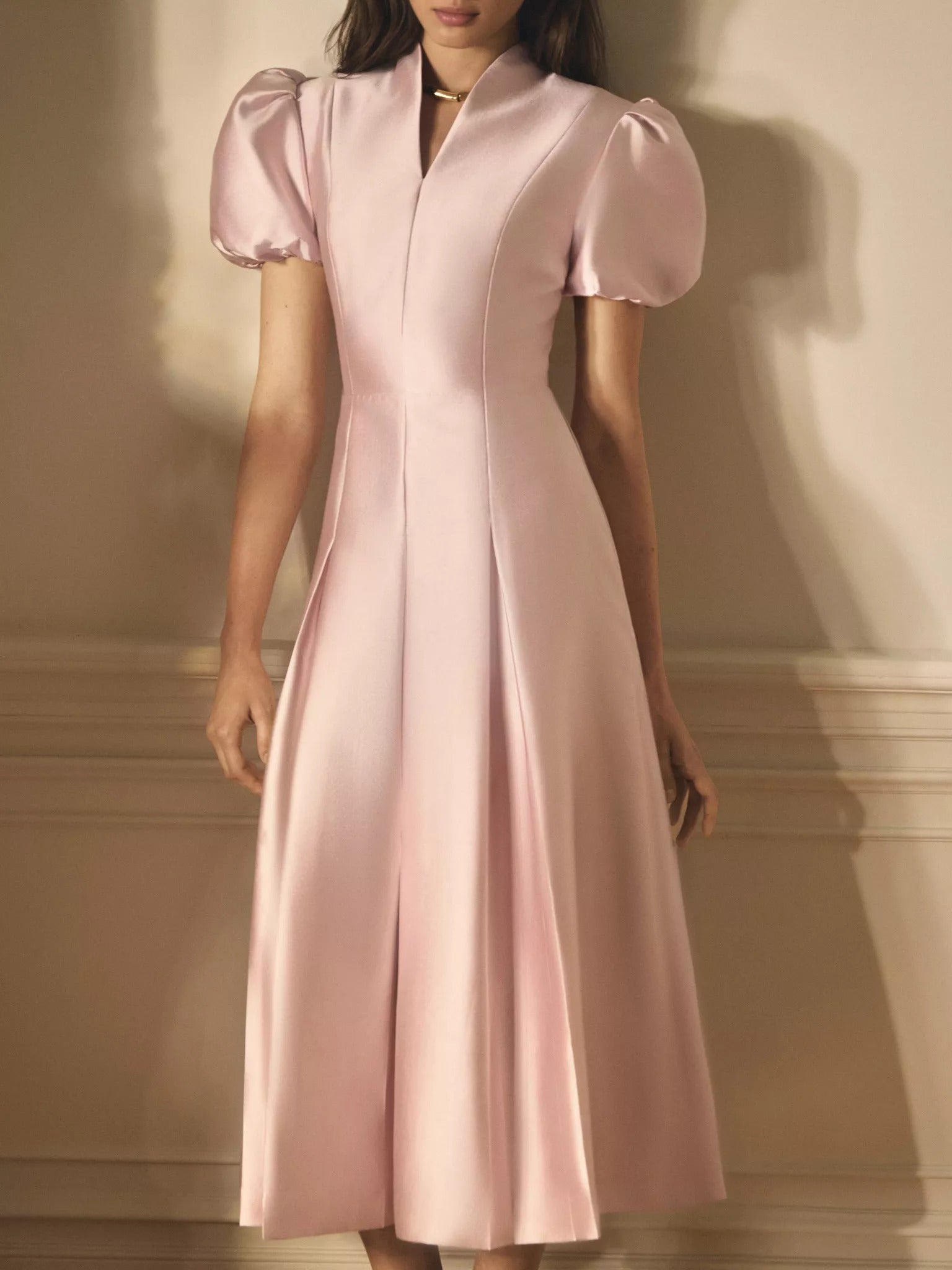 Midi dress with puff sleeves and puffy skirt