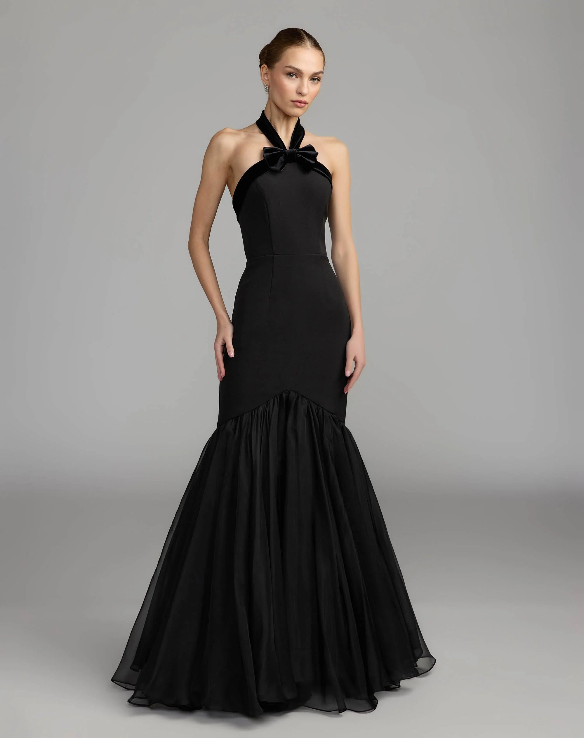 Black Sleeveless Halter Neck Mermaid Gown With Bow
