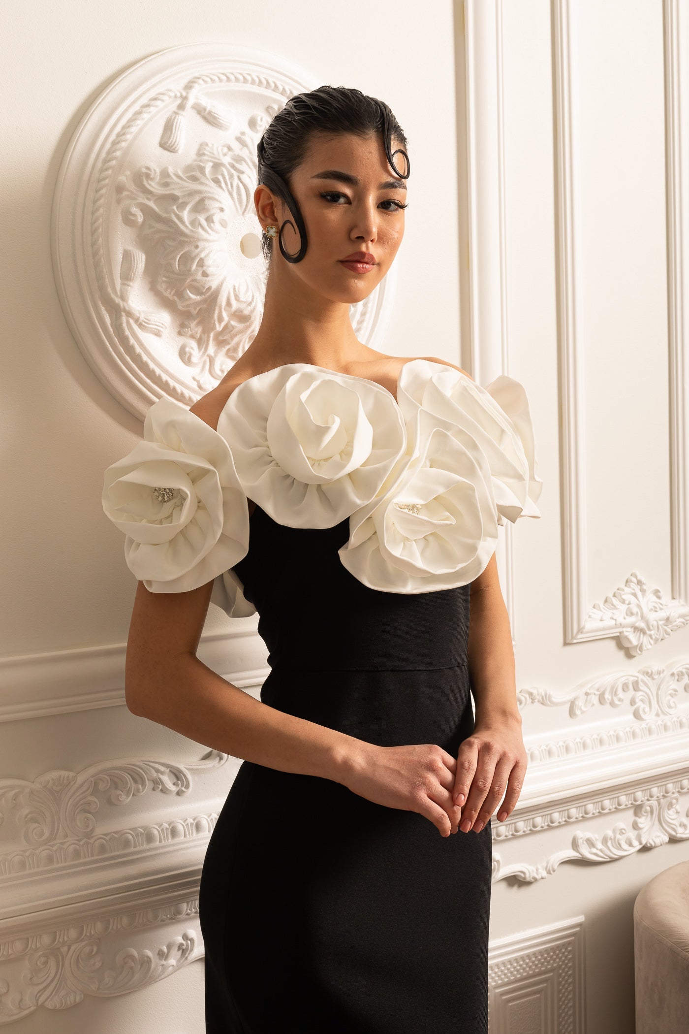 Fitted Gown With Large White Floral Embellishments - Black - S