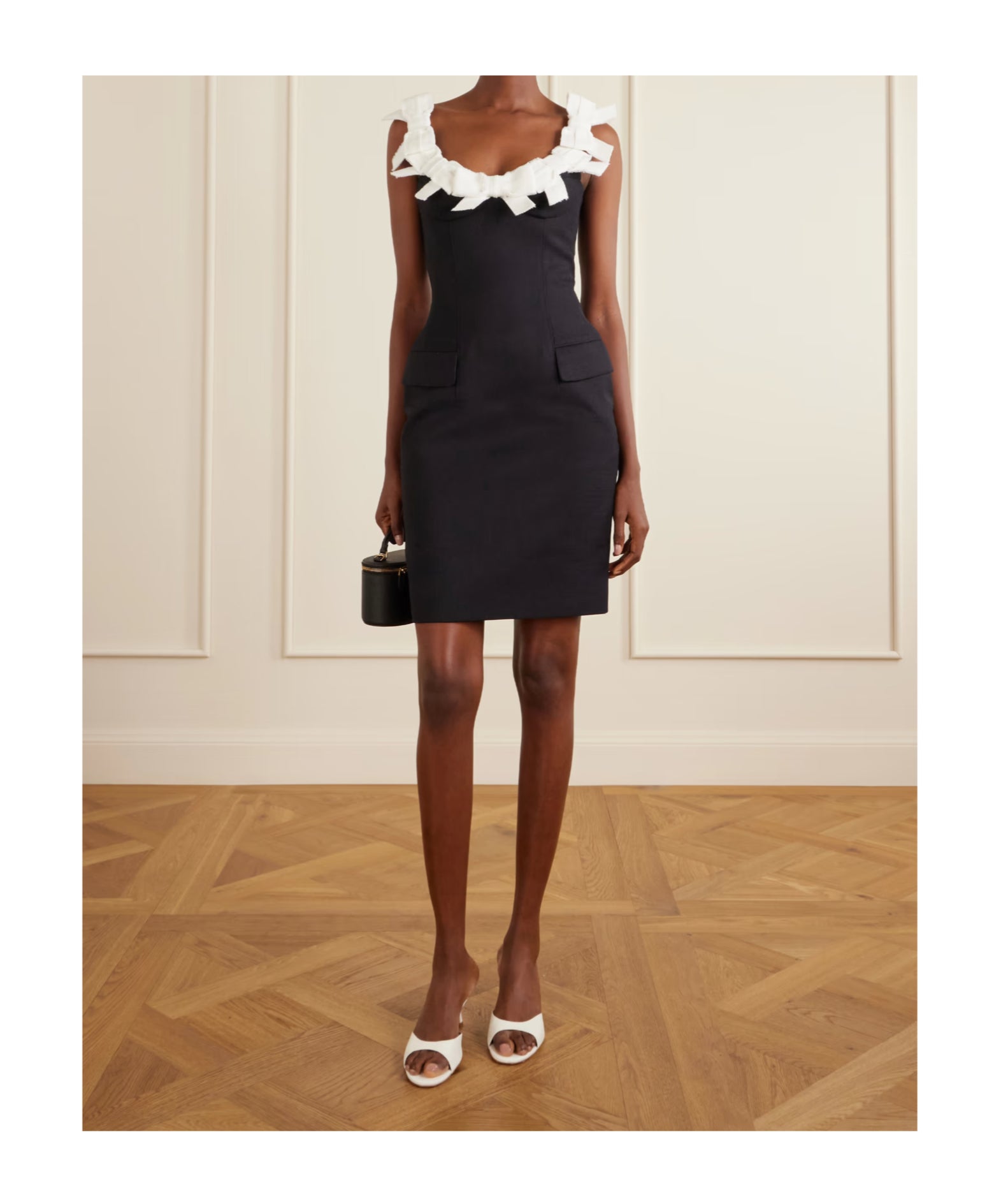 Bow-decorated dress
