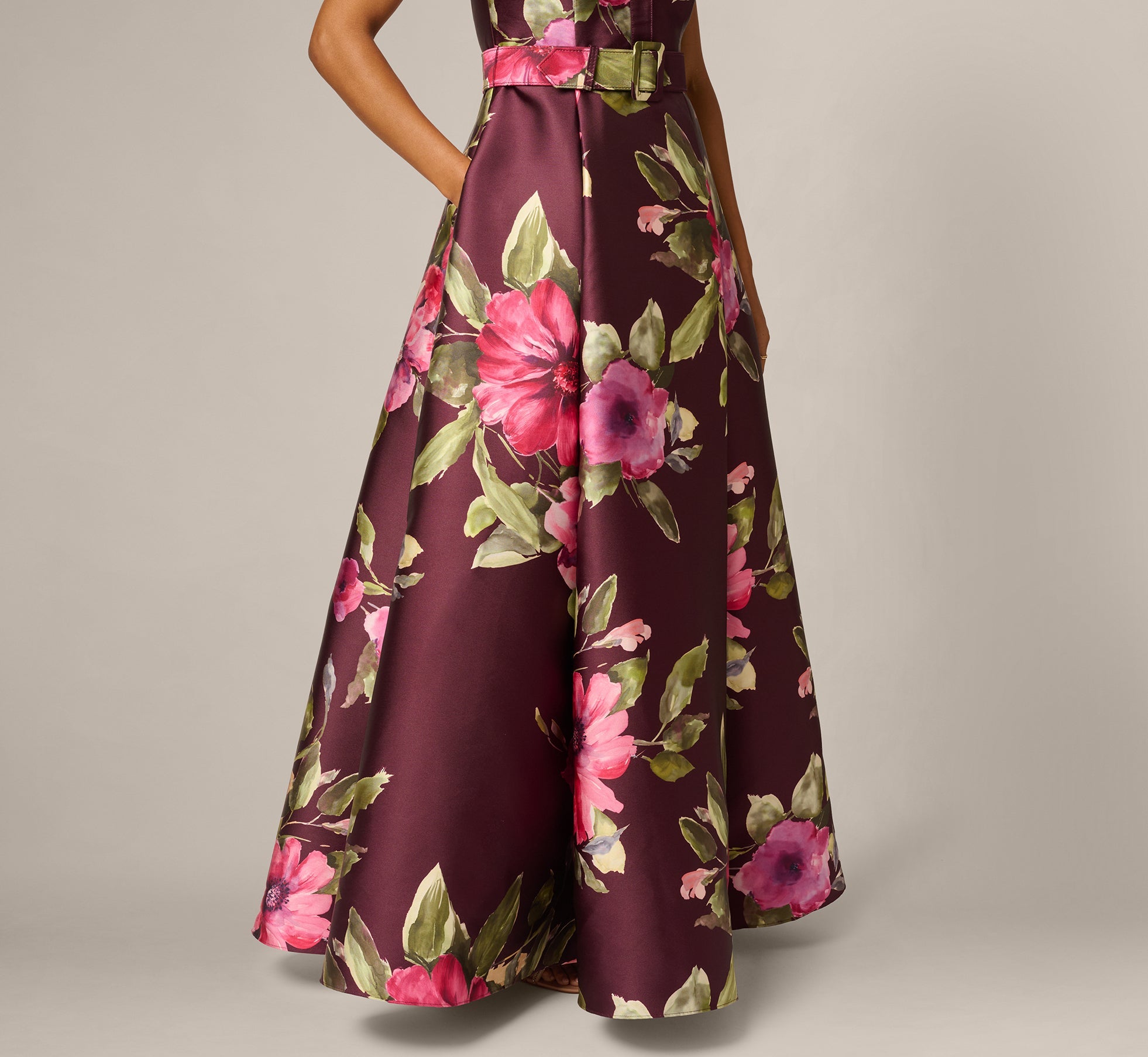 Short Sleeve Magnolia Floral Ballgown In Wine Multi - Wine Multi