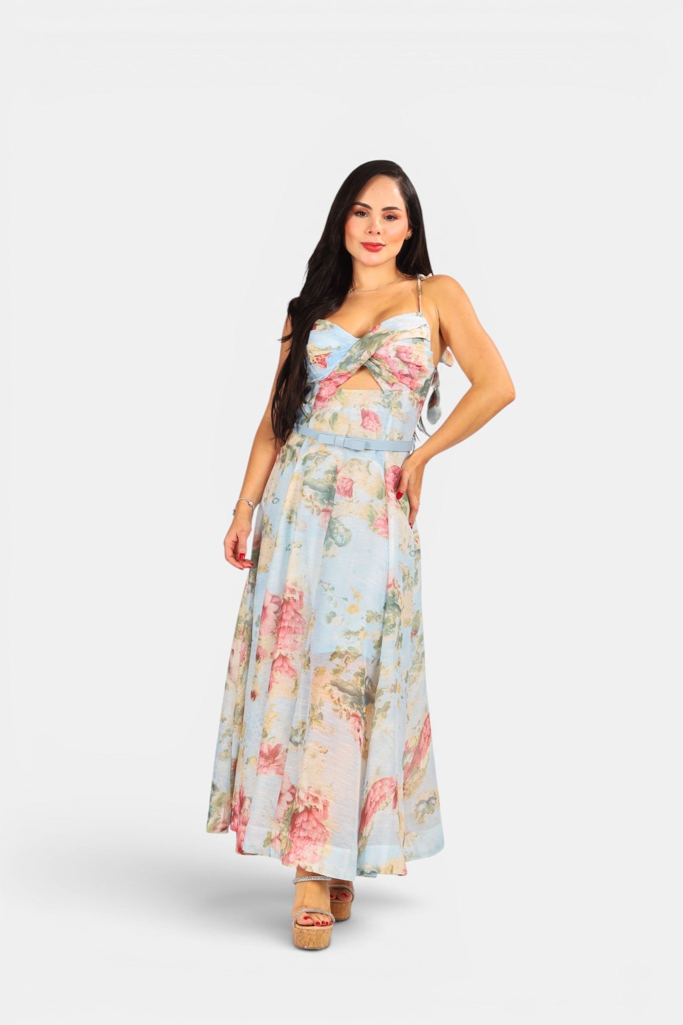 Vestido Azul largo con escote cruzado y estampado floral.